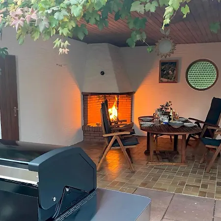 Messe- & Ferienhaus Gertraud Am Ludwigskanal Holiday home *